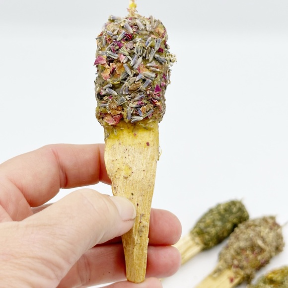 Palo Santo smudge pops for cleansing and intention setting - Picture 6 of 13